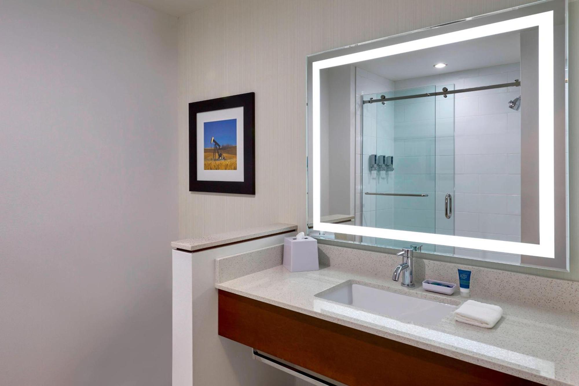 Four Points By Sheraton Гранд Прери Екстериор снимка